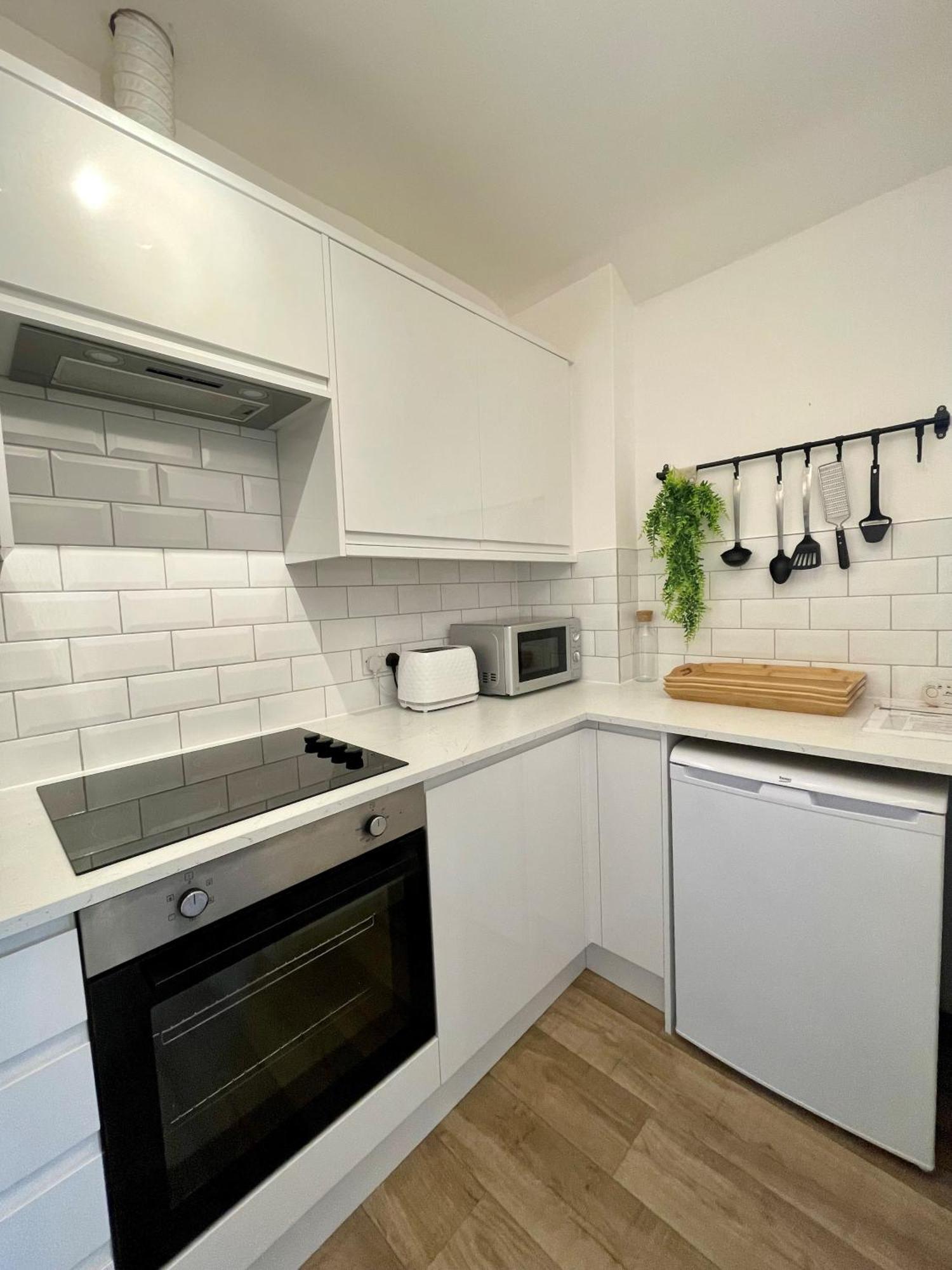 Central, Modern Apartment ボーンマス エクステリア 写真